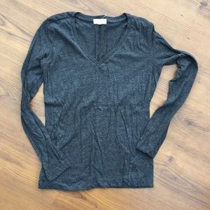 Warm-grey long sleeved tee
